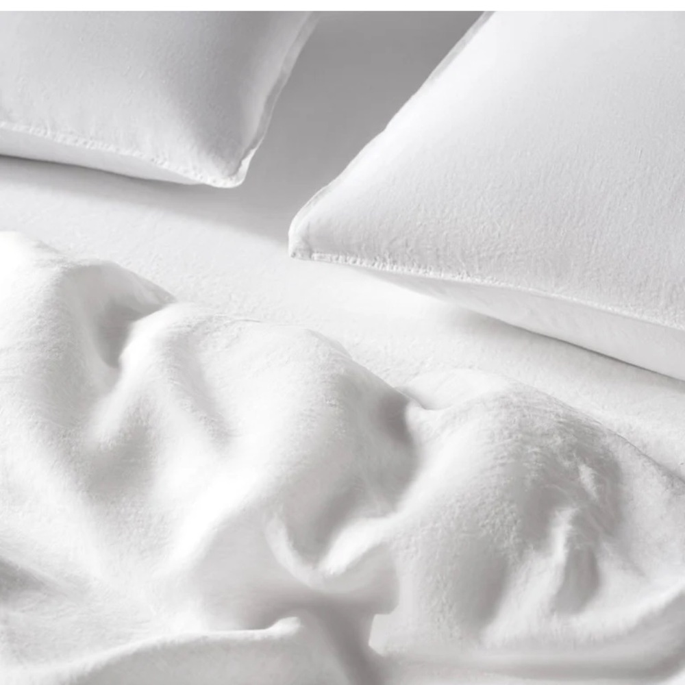 Brooklinen White Linen Pillowcases- Standard NWT!